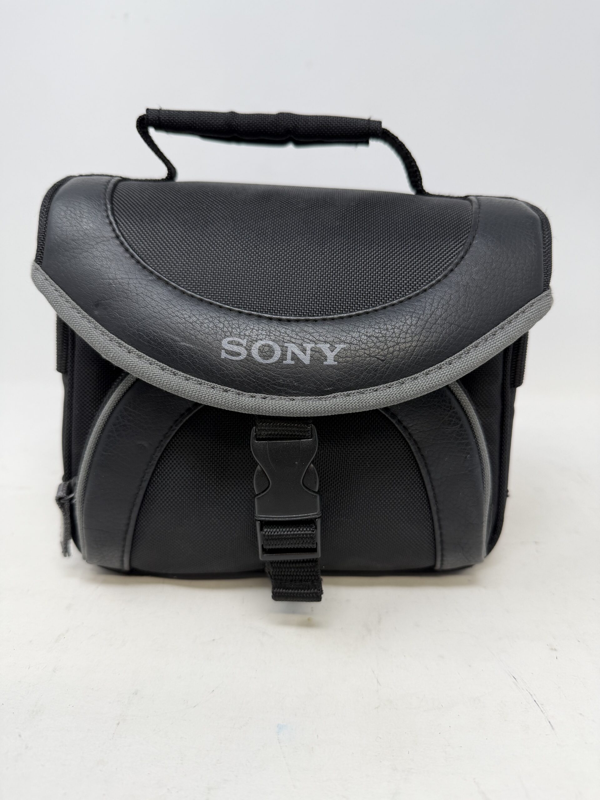 Webdeb, LLC at WebDeb.com Sony LCS-X20 Handycam Case