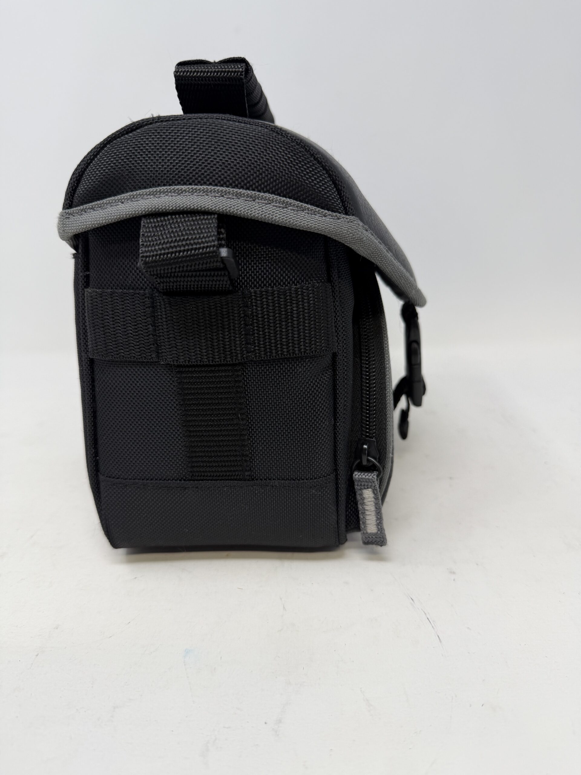 Webdeb, LLC at WebDeb.com Sony LCS-X20 Handycam Case