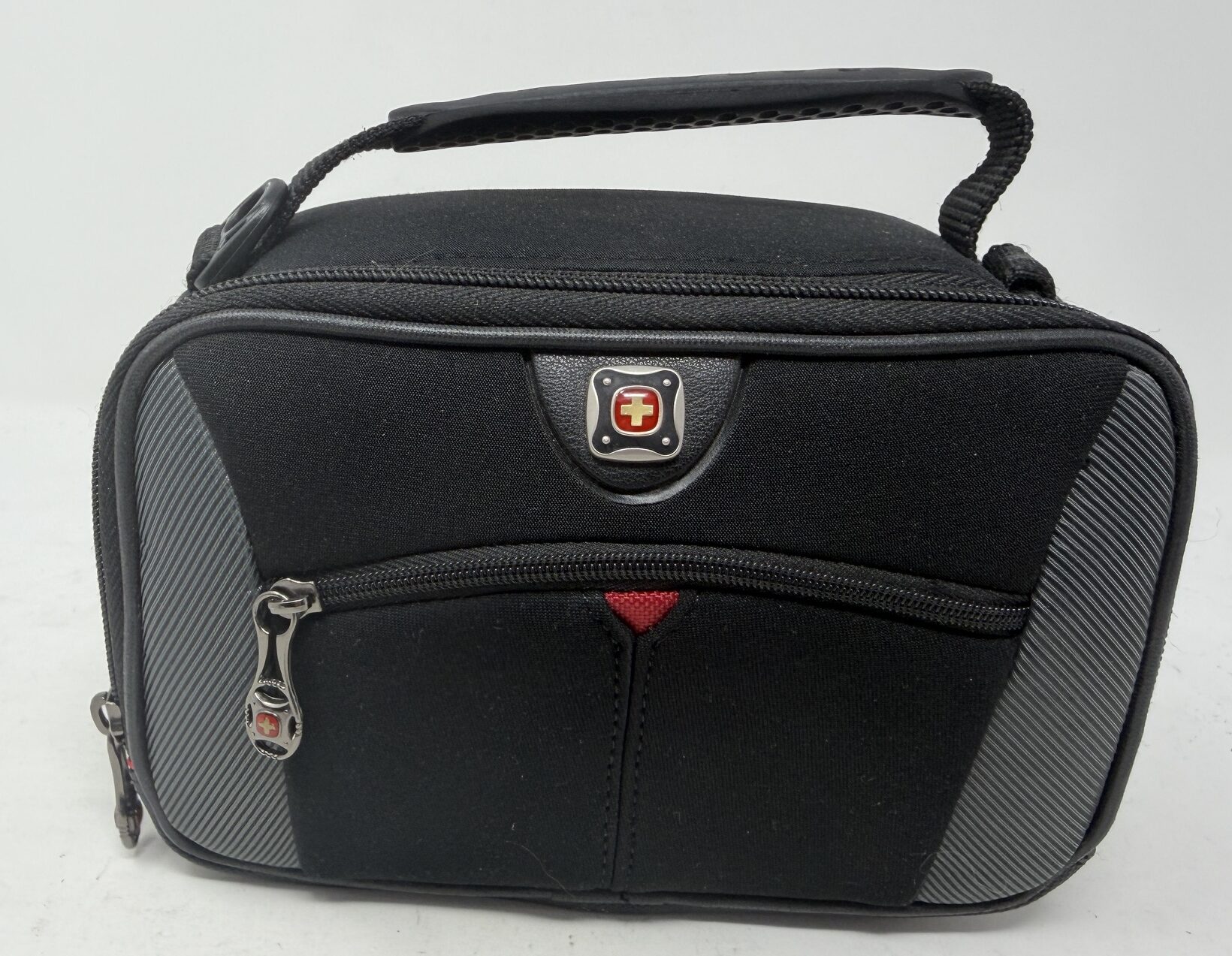 Webdeb, LLC at WebDeb.com Swiss Gear Camera case