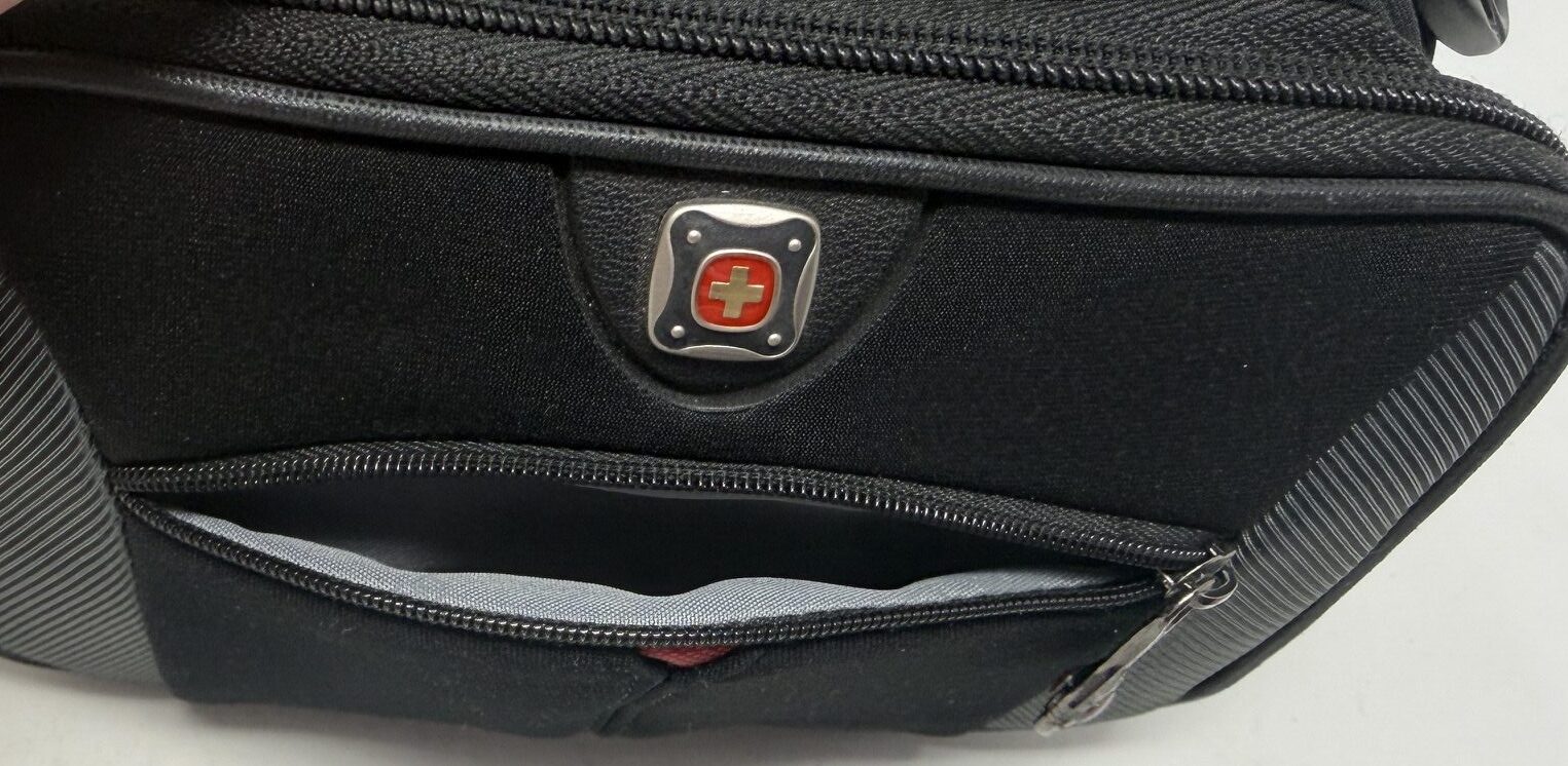 Webdeb, LLC at WebDeb.com Swiss Gear Camera case